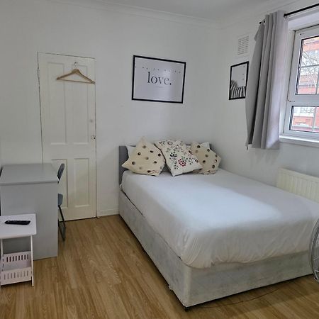 Budget Grey House London Eksteriør billede