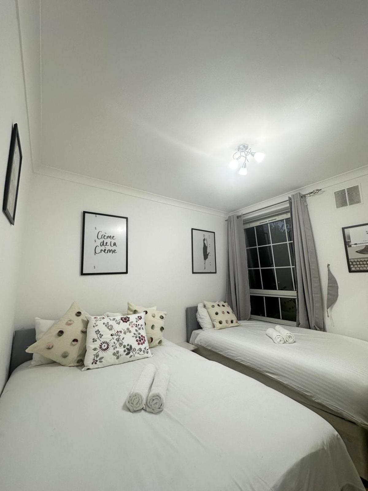 Budget Grey House London Eksteriør billede