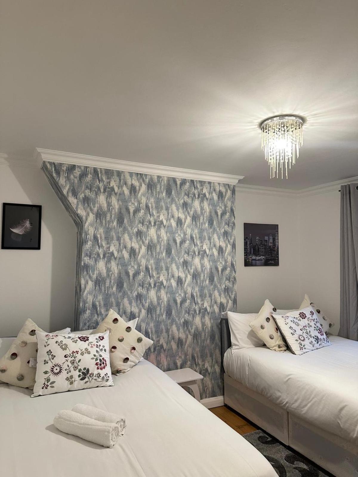 Budget Grey House London Eksteriør billede