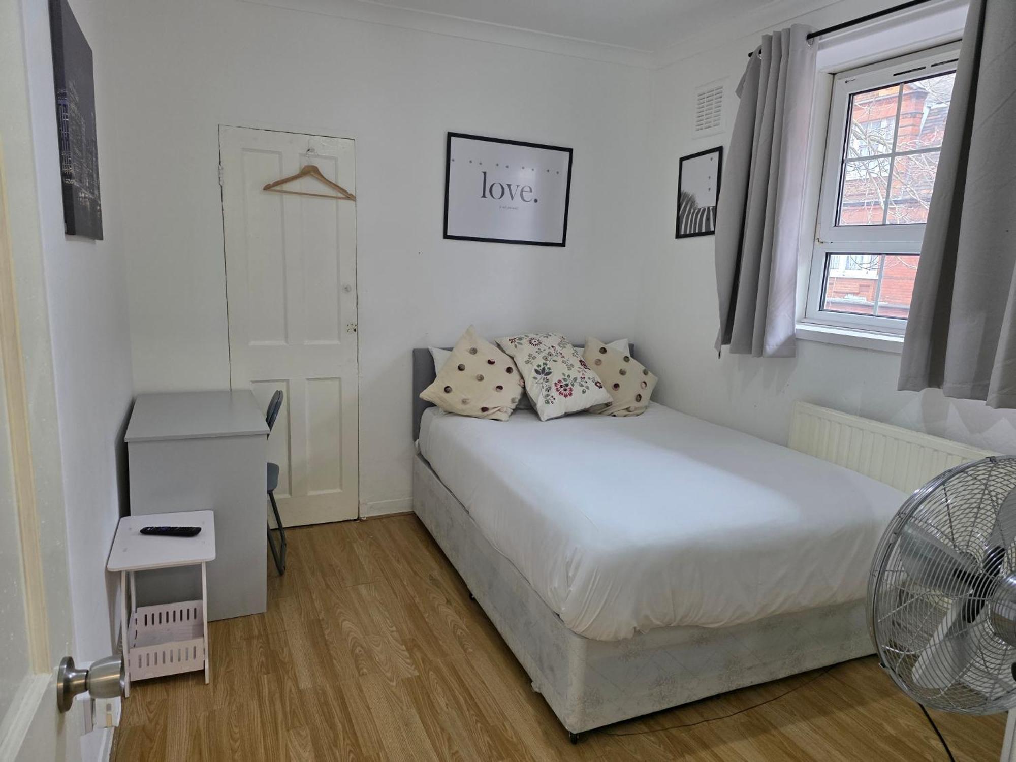Budget Grey House London Eksteriør billede